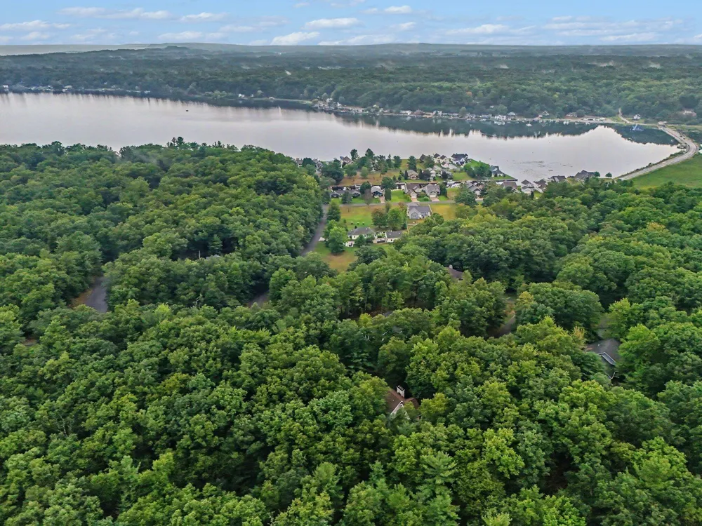 5439 Shawnee Road Pentwater, MI 49449