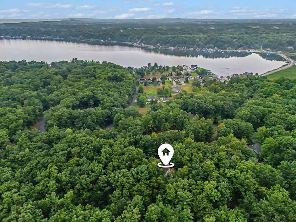 5439 Shawnee Road Pentwater, MI 49449