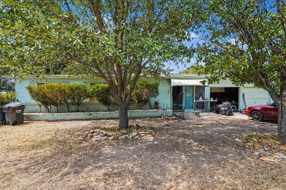 3601 Shawnee Trail Lake Worth, TX 76135