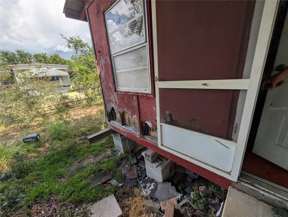 20683 SE 140TH STREET Umatilla, FL 32784