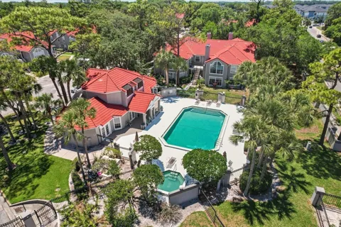 900 NORTHERN DANCER WAY #206