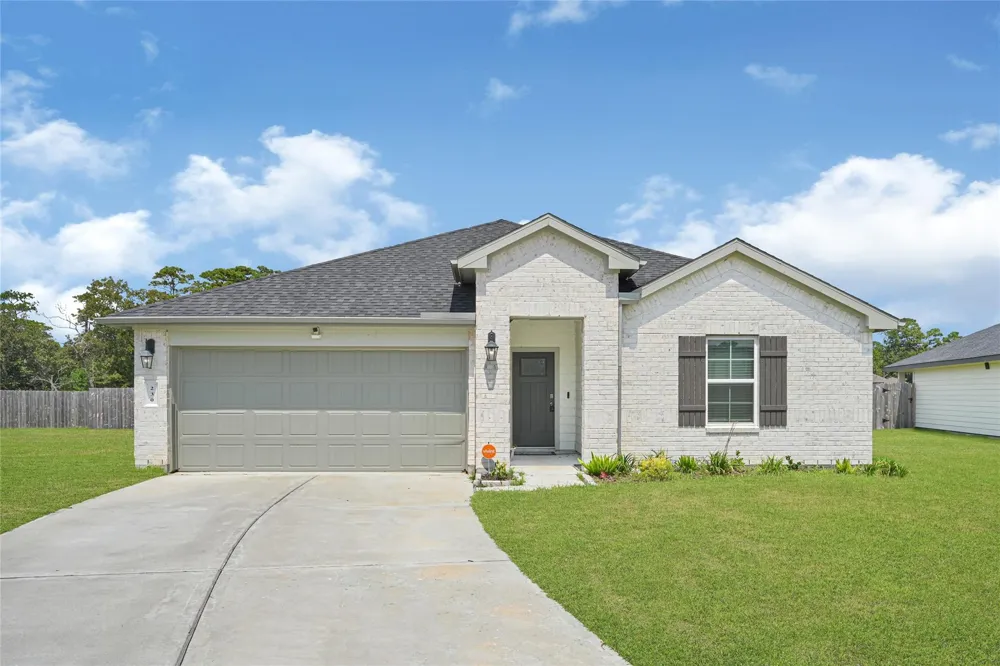 230 Alder Loop Anahuac, TX 77514