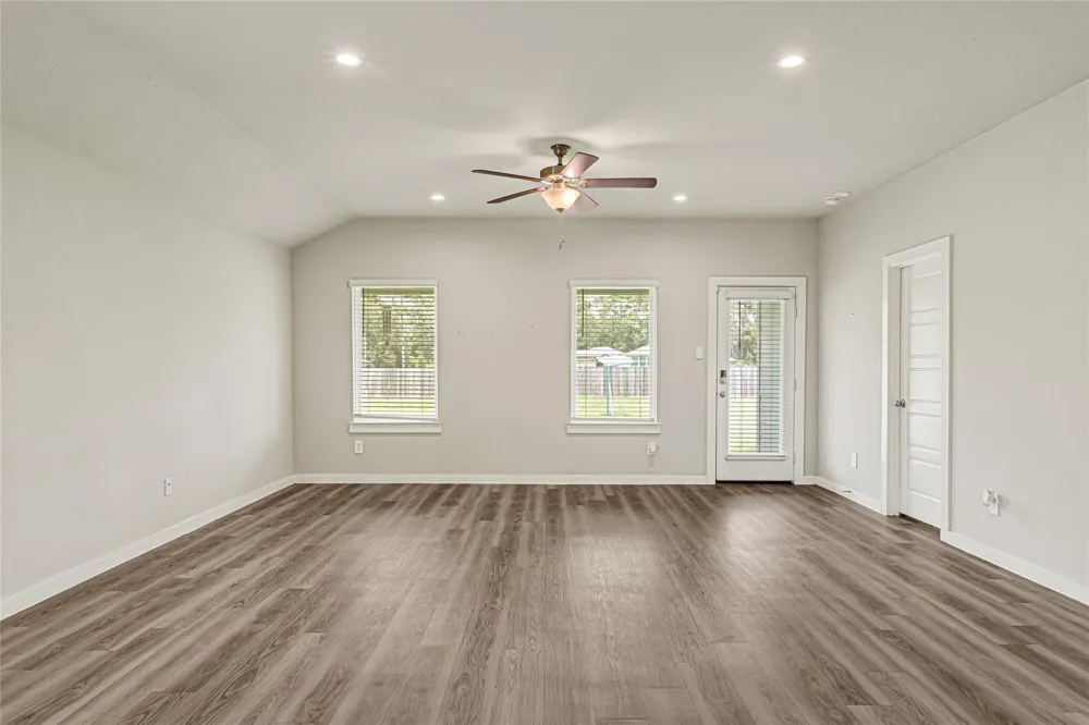 230 Alder Loop Anahuac, TX 77514
