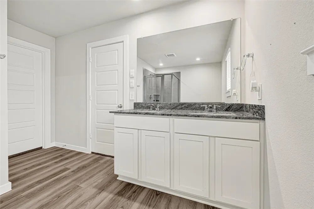 230 Alder Loop Anahuac, TX 77514