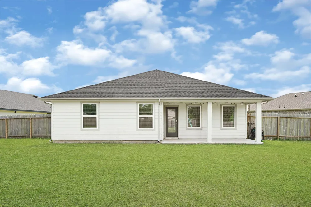 230 Alder Loop Anahuac, TX 77514