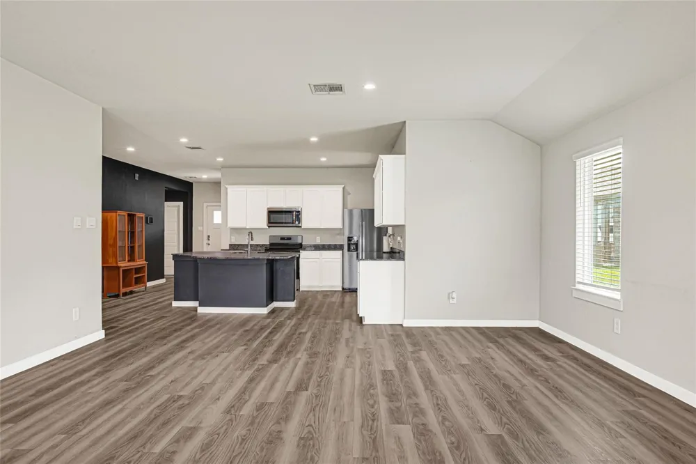 230 Alder Loop Anahuac, TX 77514