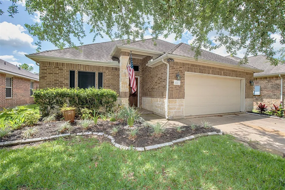 2747 Villa Bella Court League City, TX 77573