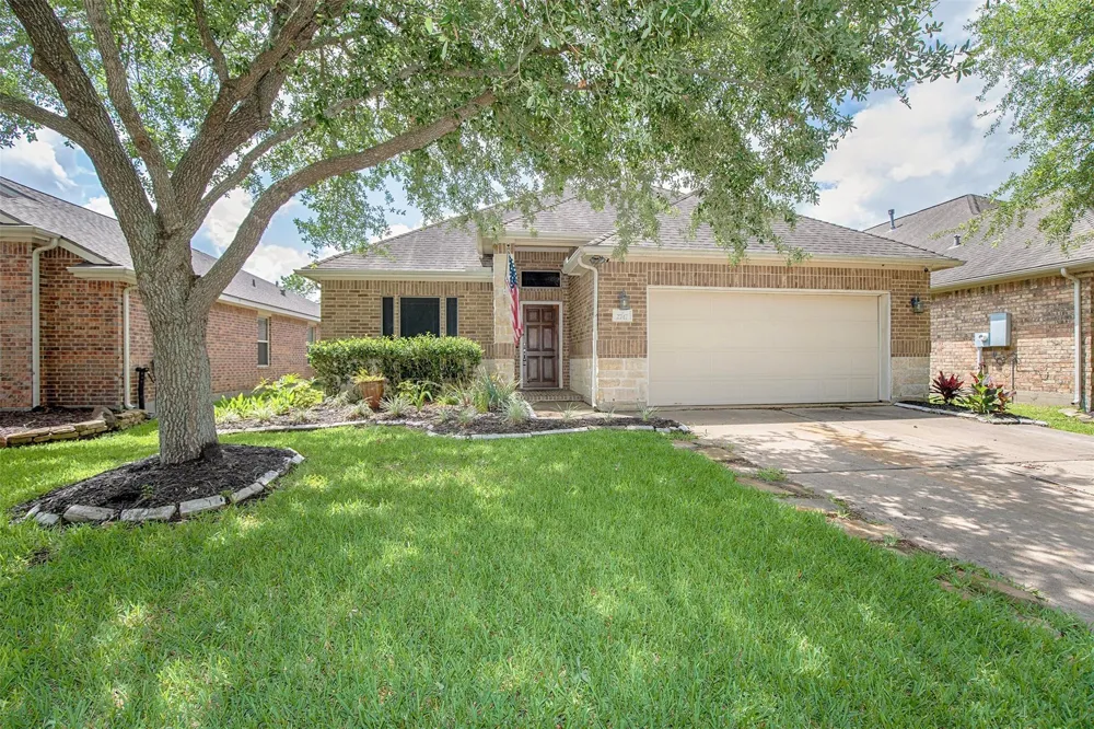 2747 Villa Bella Court League City, TX 77573