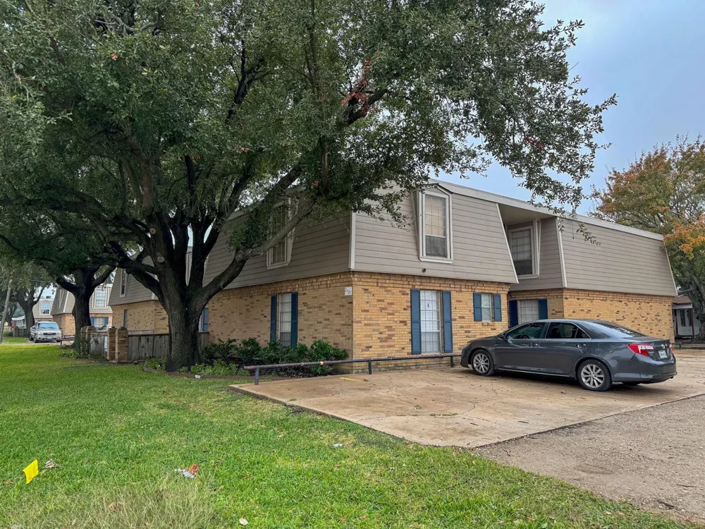 2101 6th Avenue #7 Texas City, TX 77590