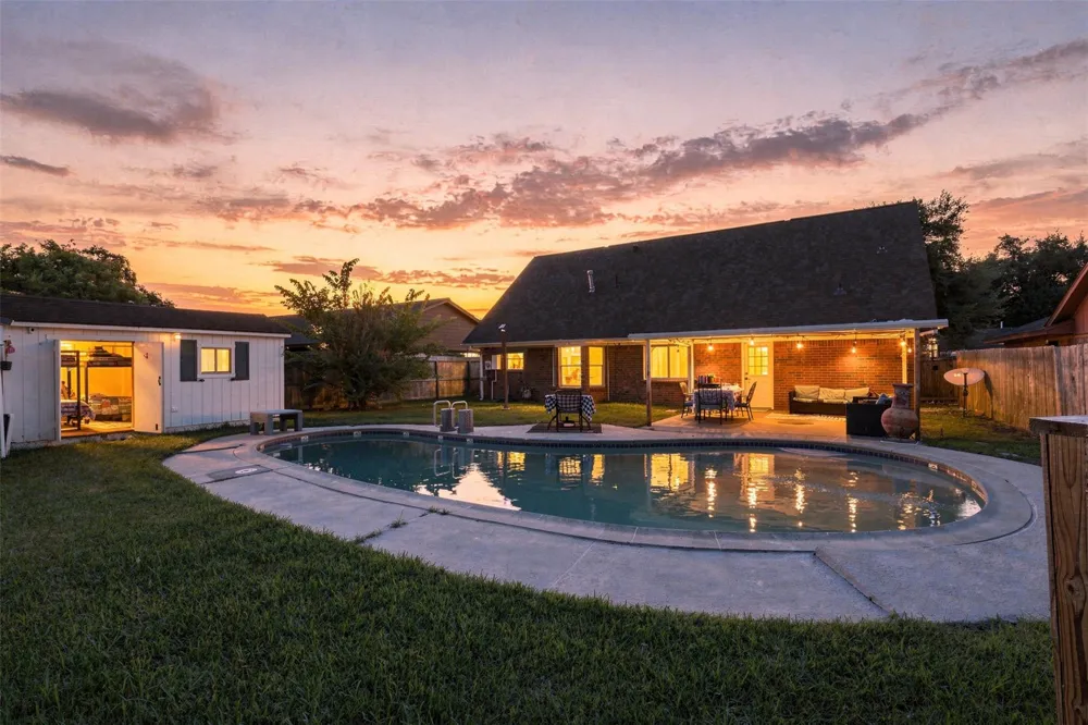 4124 Gallant Fox Drive Pasadena, TX 77503