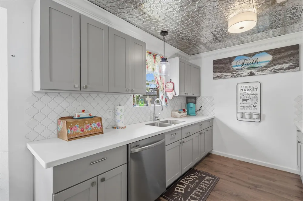 4124 Gallant Fox Drive Pasadena, TX 77503