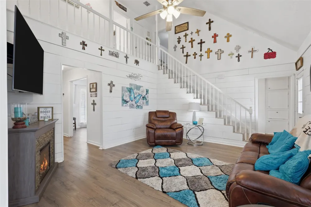 4124 Gallant Fox Drive Pasadena, TX 77503