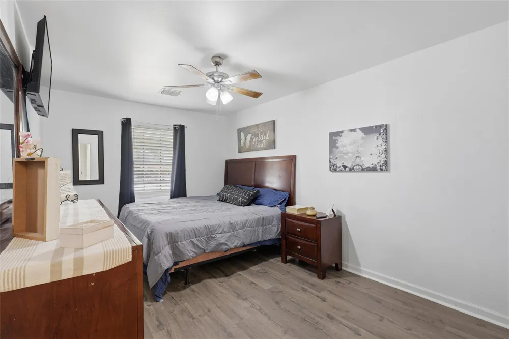4124 Gallant Fox Drive Pasadena, TX 77503