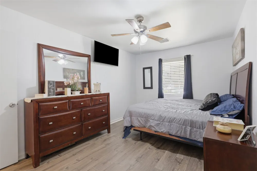 4124 Gallant Fox Drive Pasadena, TX 77503