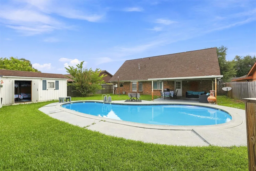 4124 Gallant Fox Drive Pasadena, TX 77503