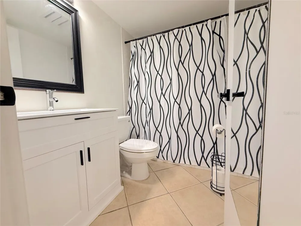 626 BIRD BAY DRIVE S #110 Venice, FL 34285