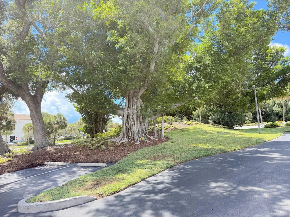 626 BIRD BAY DRIVE S #110 Venice, FL 34285