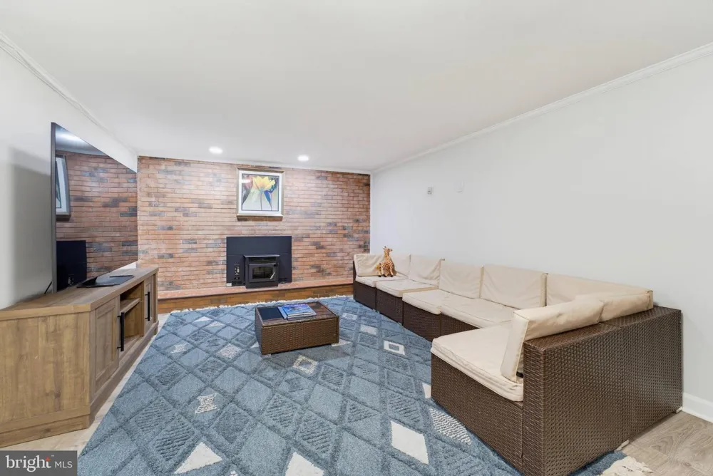 8109 OVERTON COURT Springfield, VA 22153