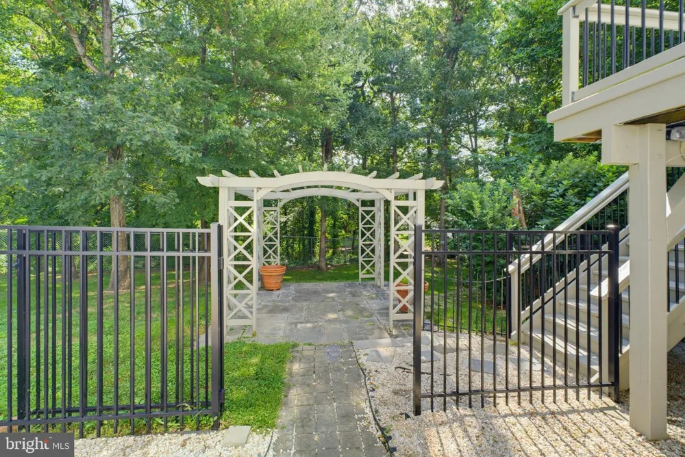 8109 OVERTON COURT Springfield, VA 22153