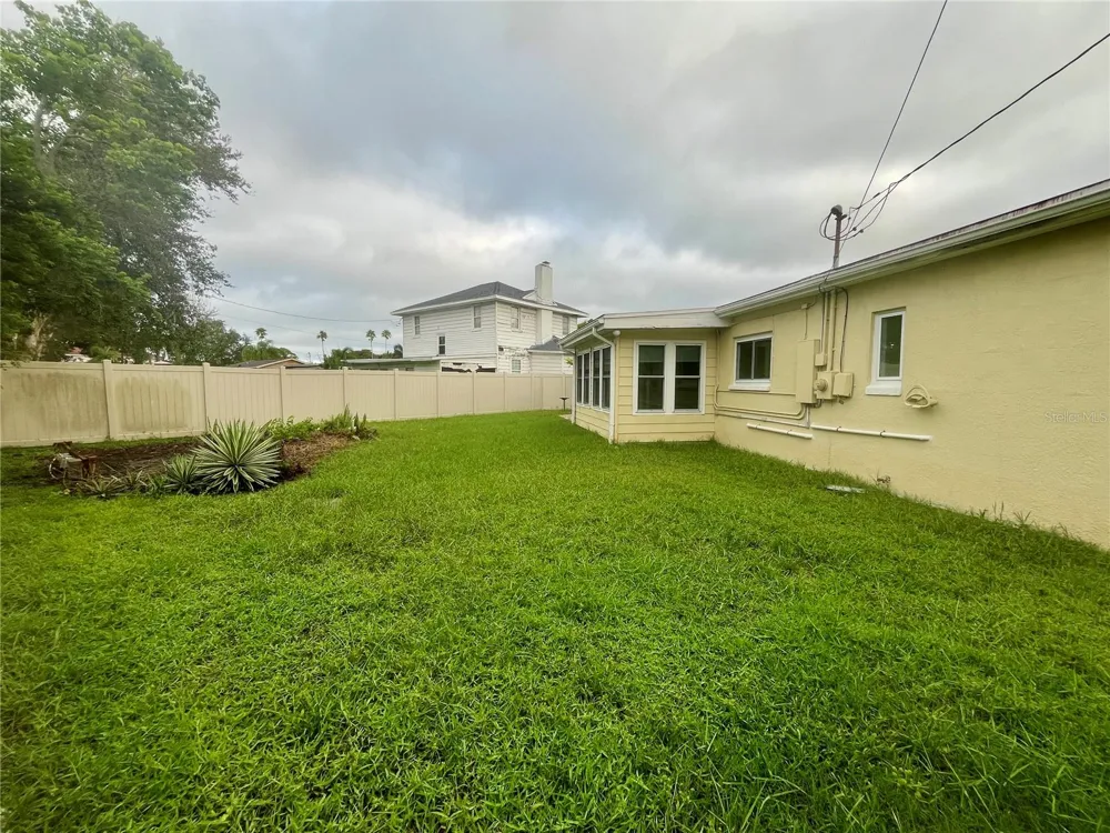 8330 WAVERLY ROAD St Petersburg, FL 33702