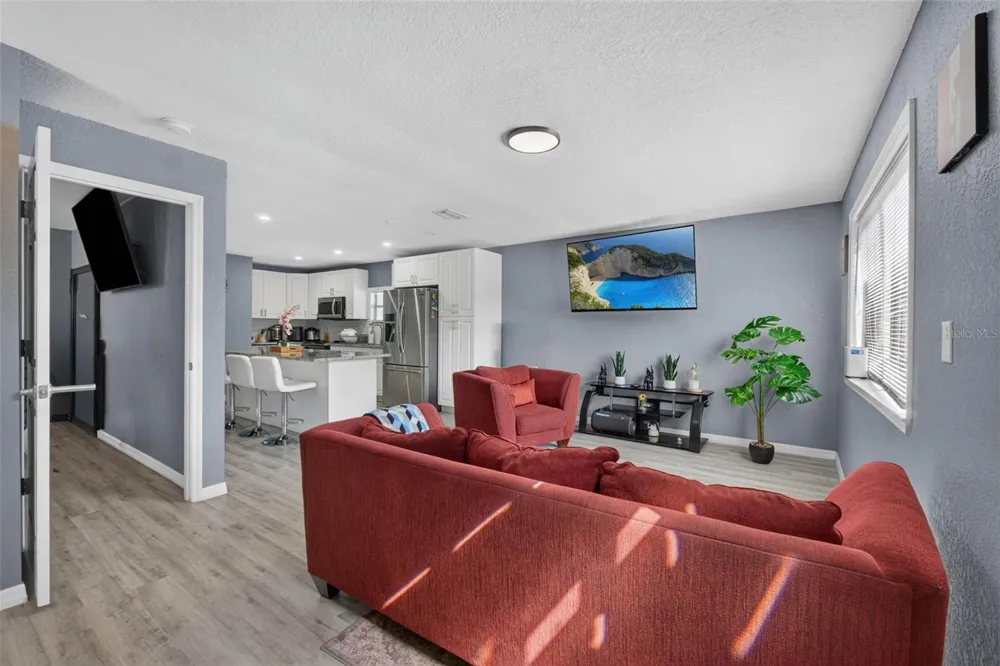 8114 EDISON AVENUE Tampa, FL 33604
