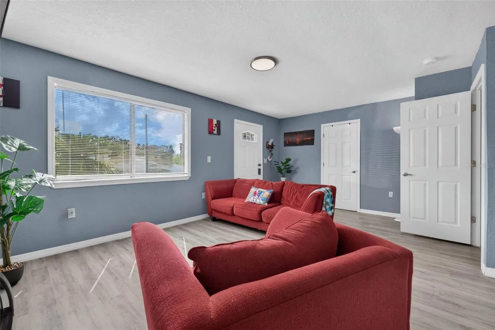 8114 EDISON AVENUE Tampa, FL 33604