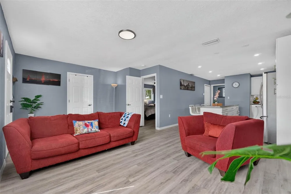 8114 EDISON AVENUE Tampa, FL 33604