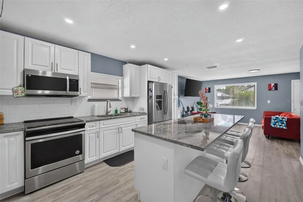 8114 EDISON AVENUE Tampa, FL 33604