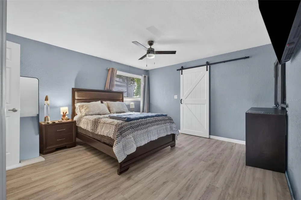 8114 EDISON AVENUE Tampa, FL 33604