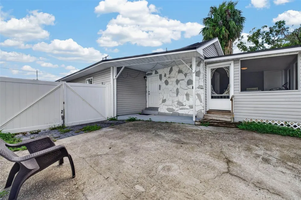 8114 EDISON AVENUE Tampa, FL 33604