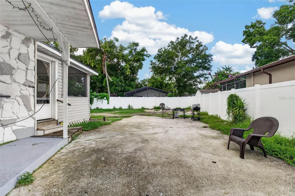 8114 EDISON AVENUE Tampa, FL 33604
