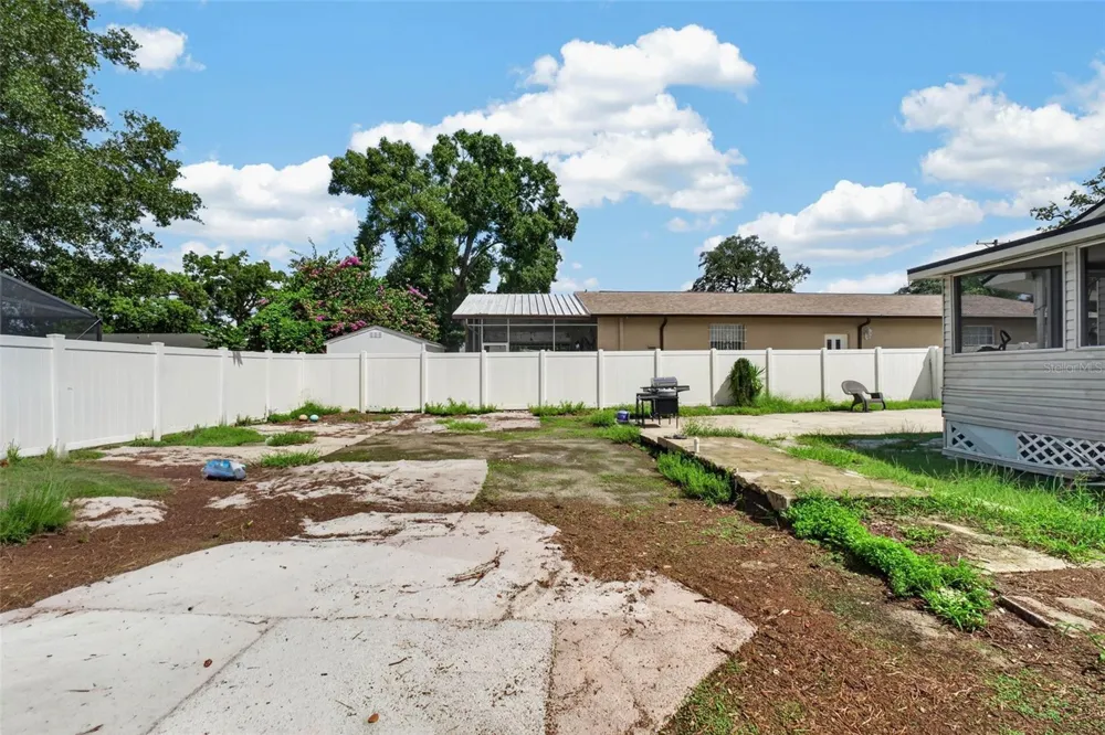 8114 EDISON AVENUE Tampa, FL 33604
