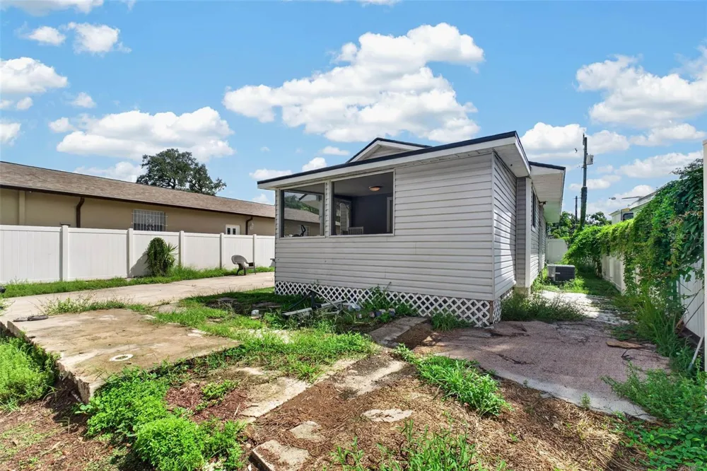 8114 EDISON AVENUE Tampa, FL 33604