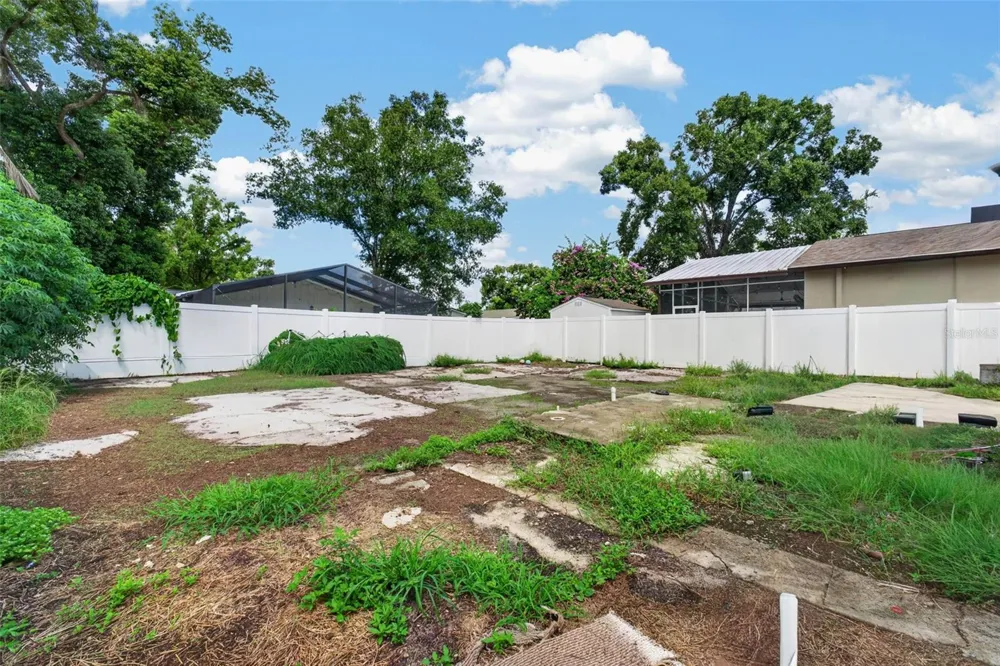 8114 EDISON AVENUE Tampa, FL 33604