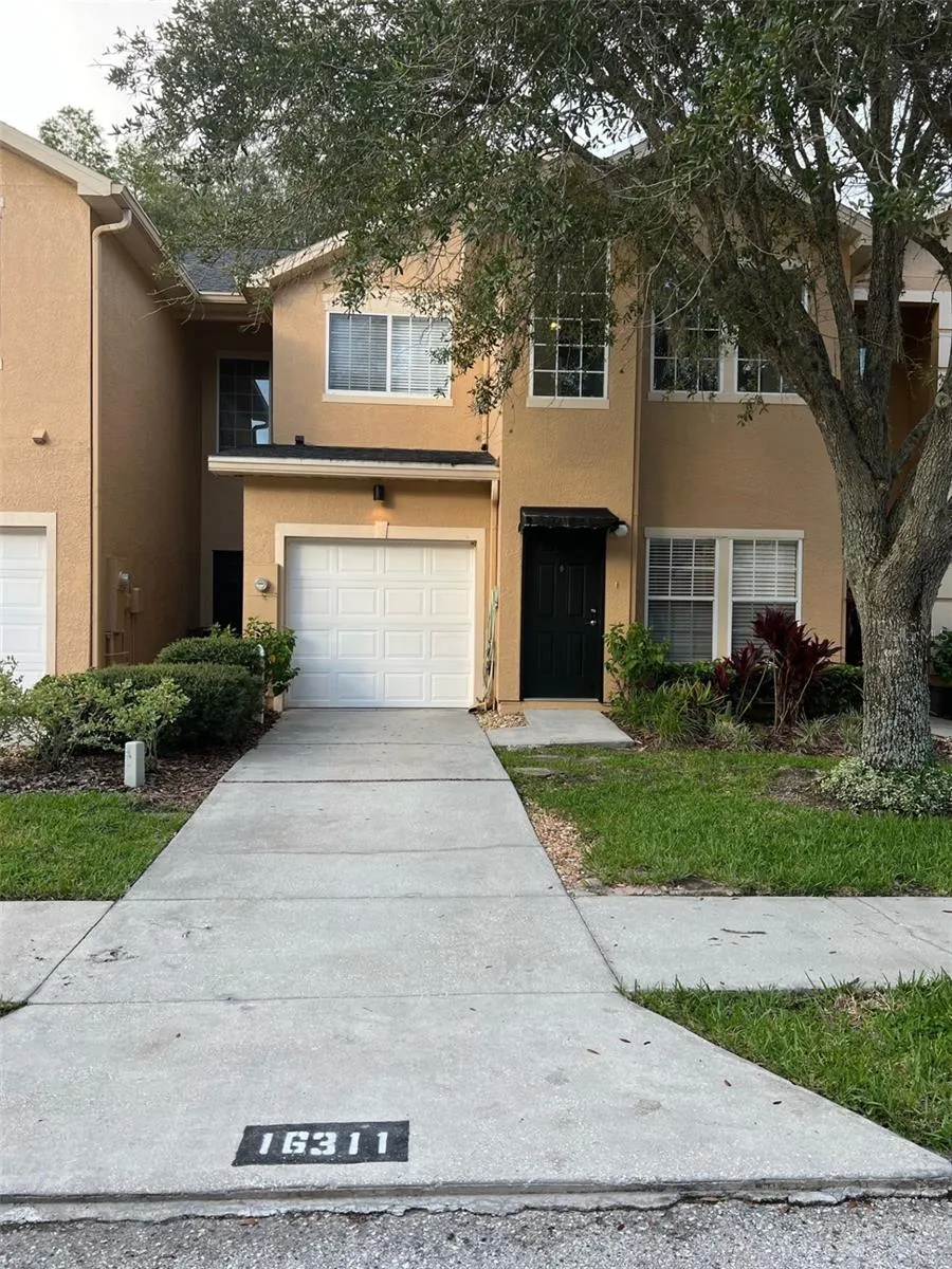 16311 PARKSTONE PALMS COURT Tampa, FL 33647