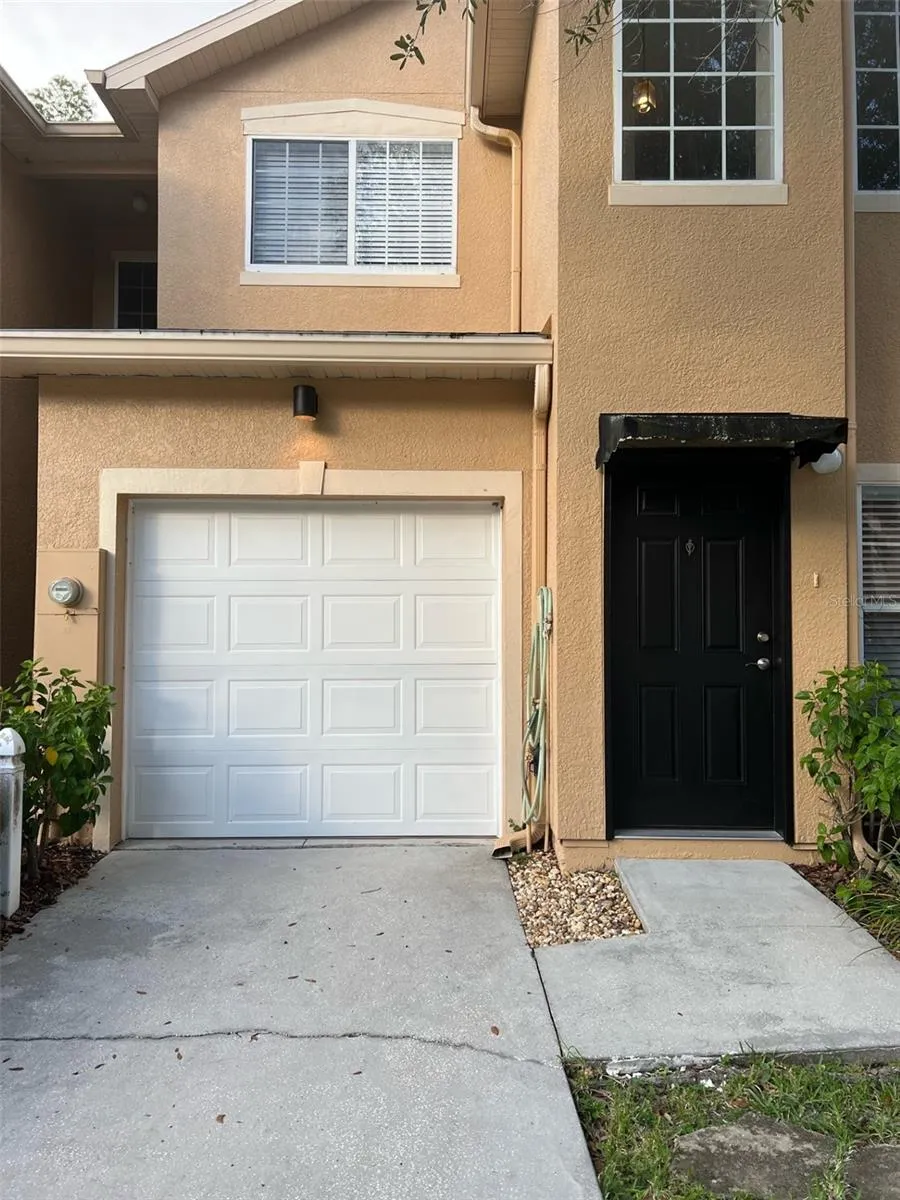16311 PARKSTONE PALMS COURT Tampa, FL 33647