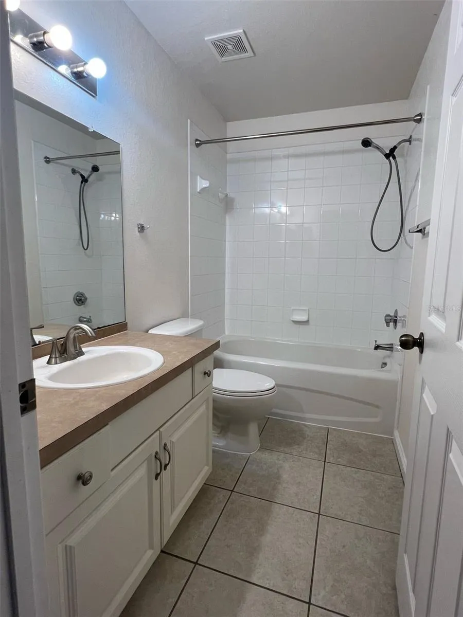 16311 PARKSTONE PALMS COURT Tampa, FL 33647