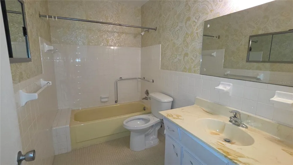 2402 ECUADORIAN WAY #48 Clearwater, FL 33763