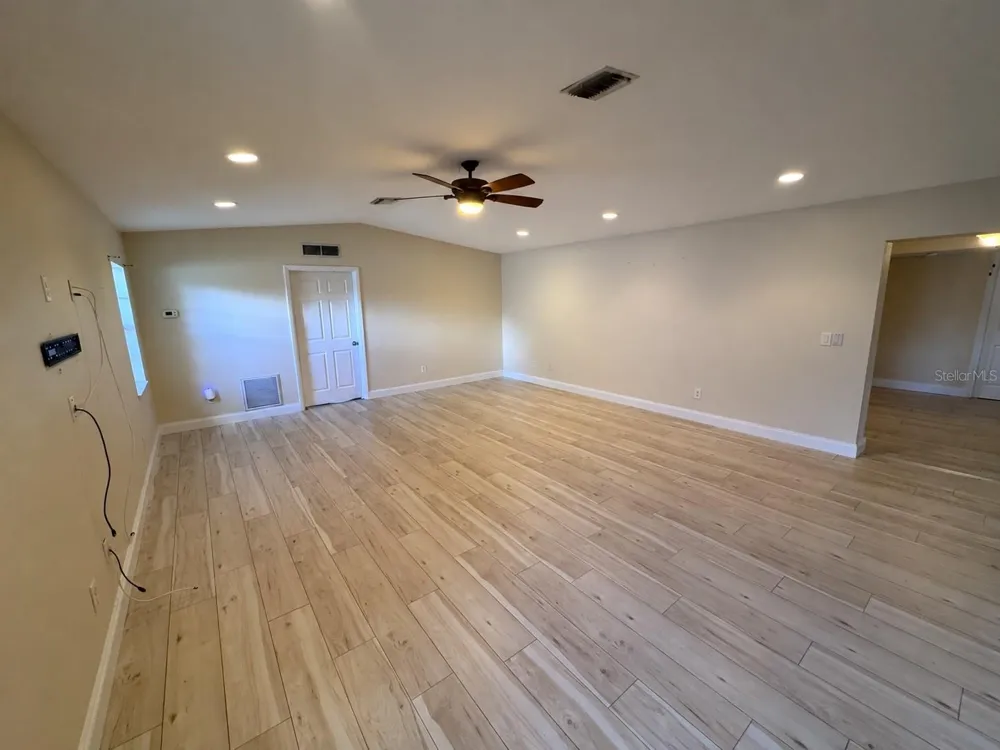 8915 59TH WAY Pinellas Park, FL 33782