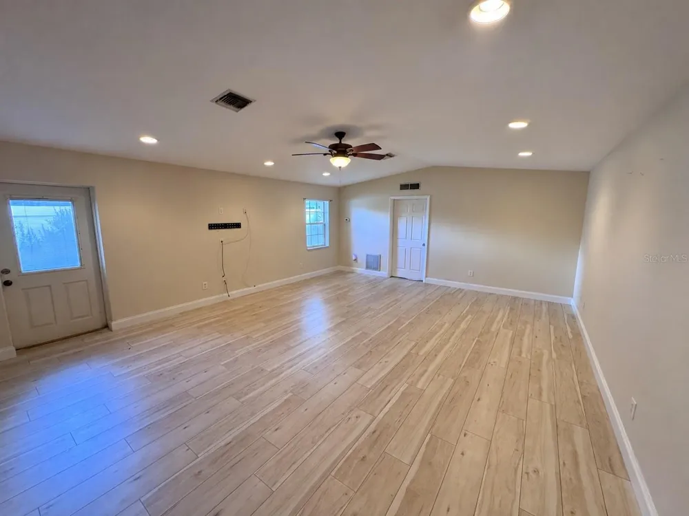 8915 59TH WAY Pinellas Park, FL 33782