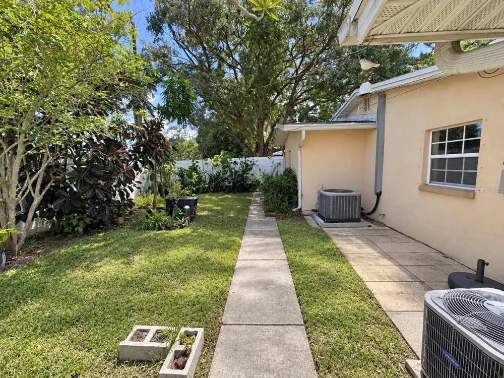 8915 59TH WAY Pinellas Park, FL 33782