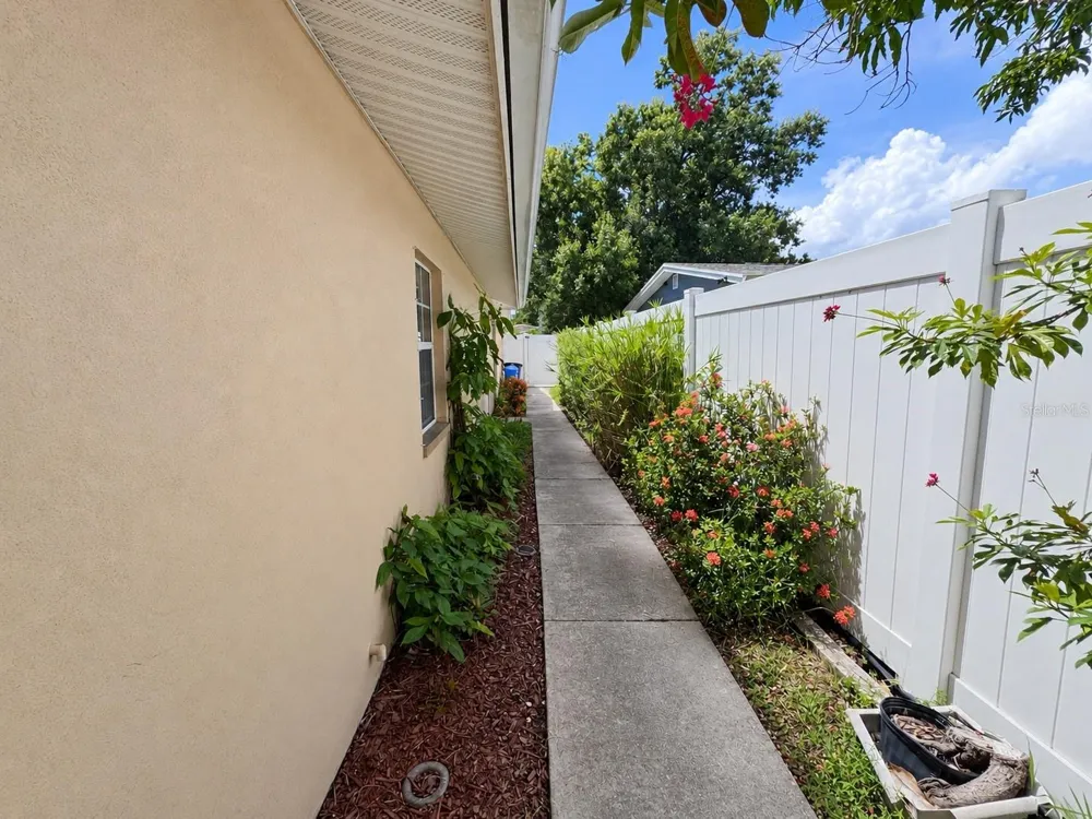 8915 59TH WAY Pinellas Park, FL 33782