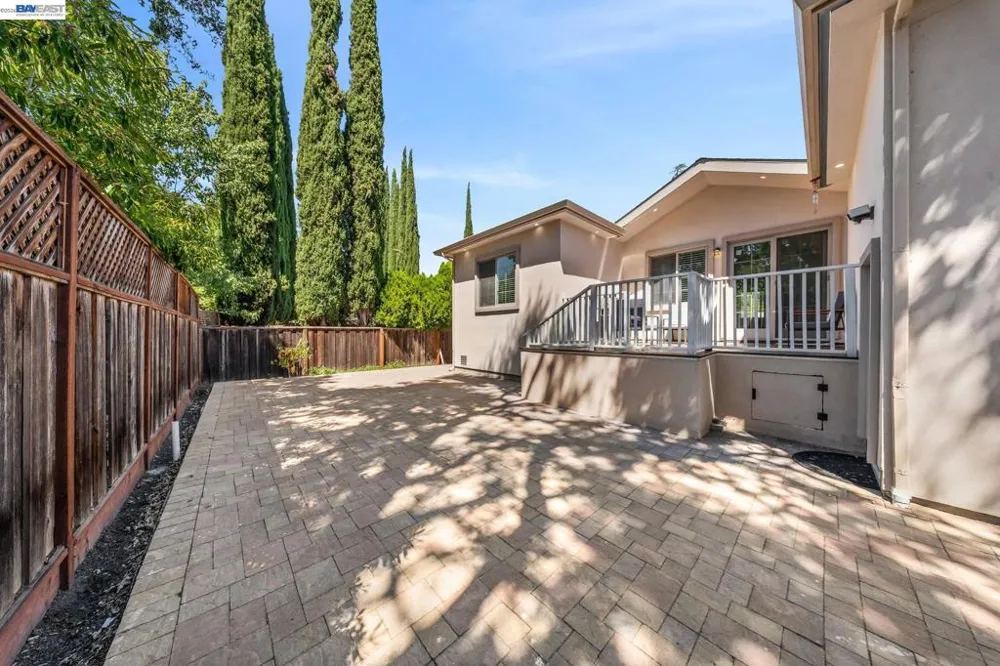 1069 Homestead Ave Walnut Creek, CA 94598