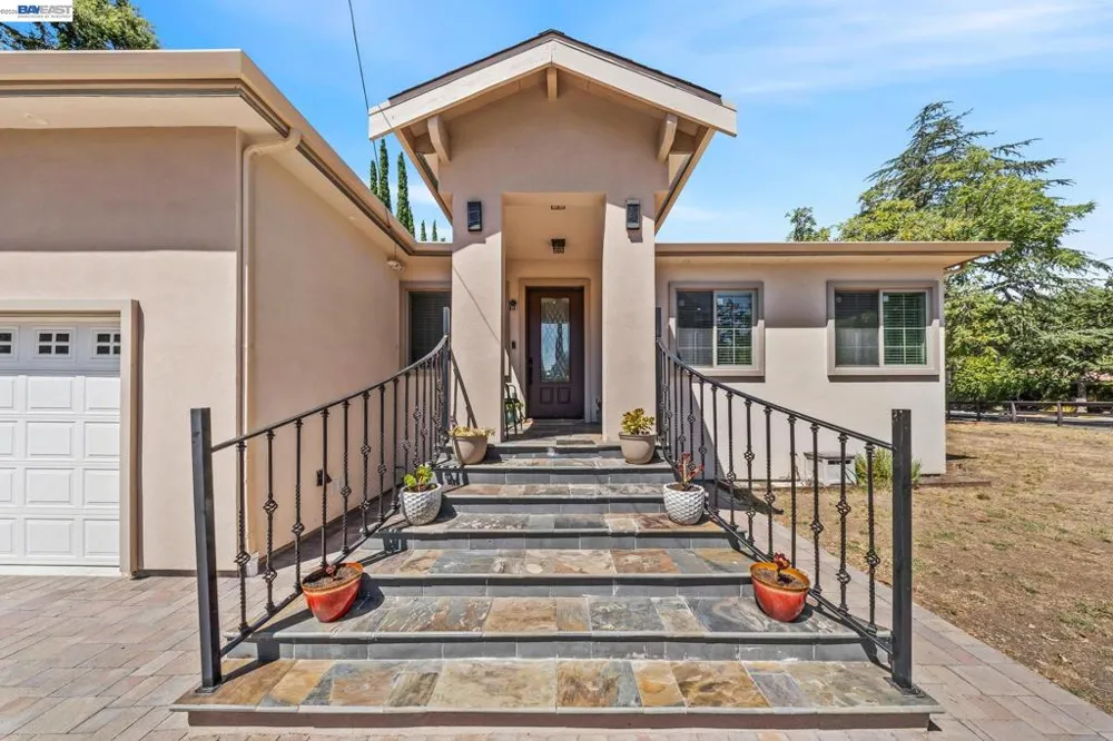 1069 Homestead Ave Walnut Creek, CA 94598
