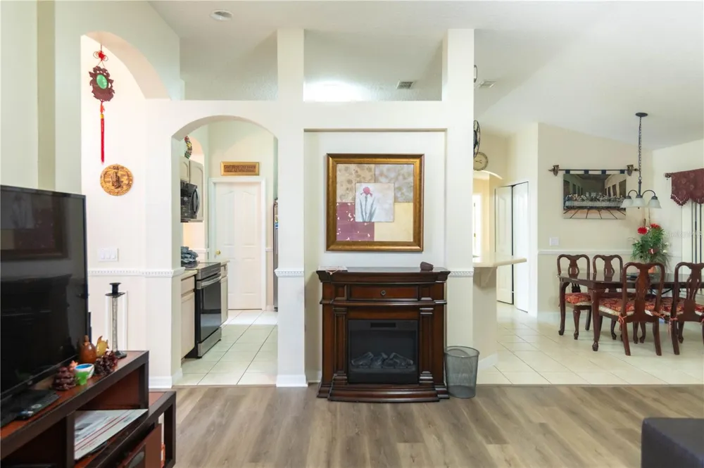 1306 ISLAND COVE DRIVE Deland, FL 32724