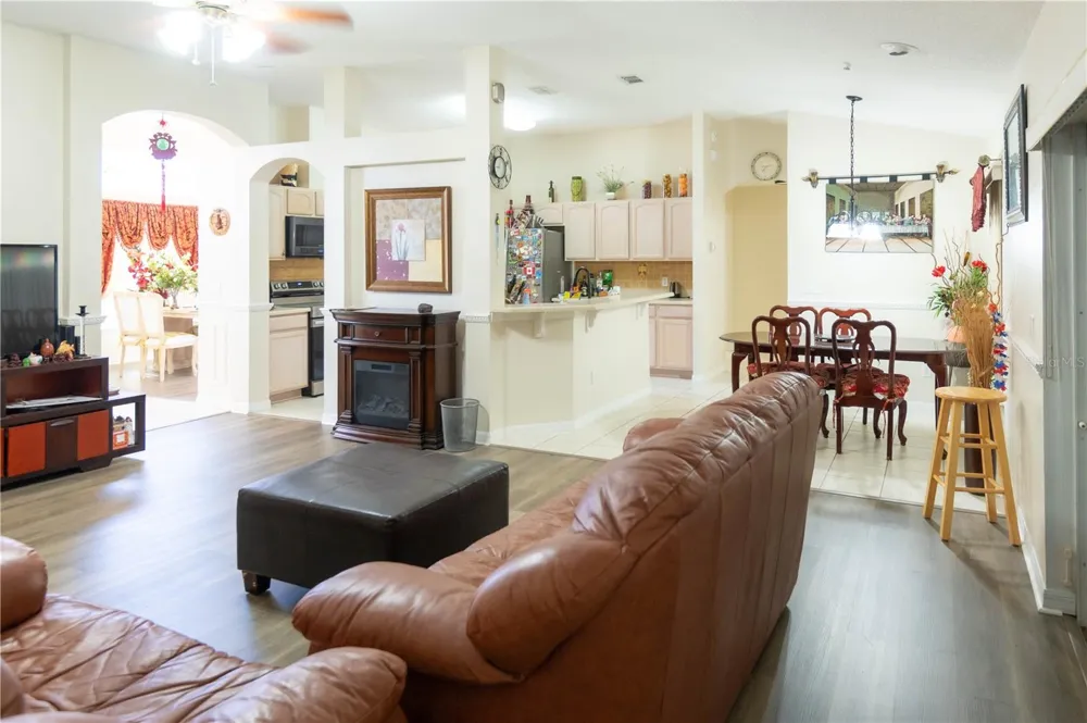 1306 ISLAND COVE DRIVE Deland, FL 32724