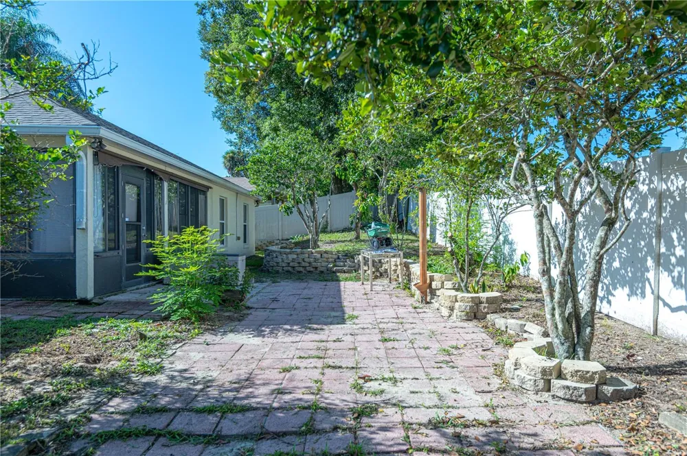 1306 ISLAND COVE DRIVE Deland, FL 32724