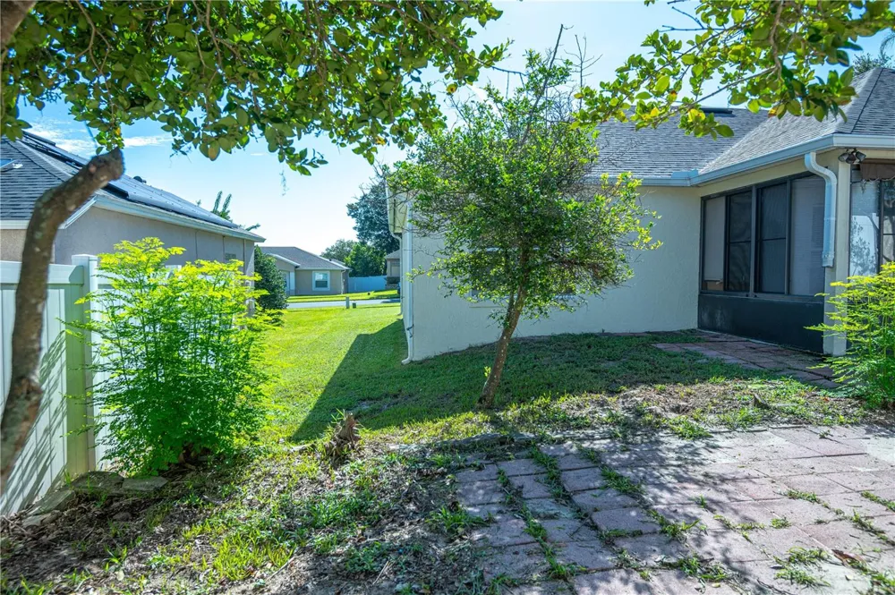 1306 ISLAND COVE DRIVE Deland, FL 32724