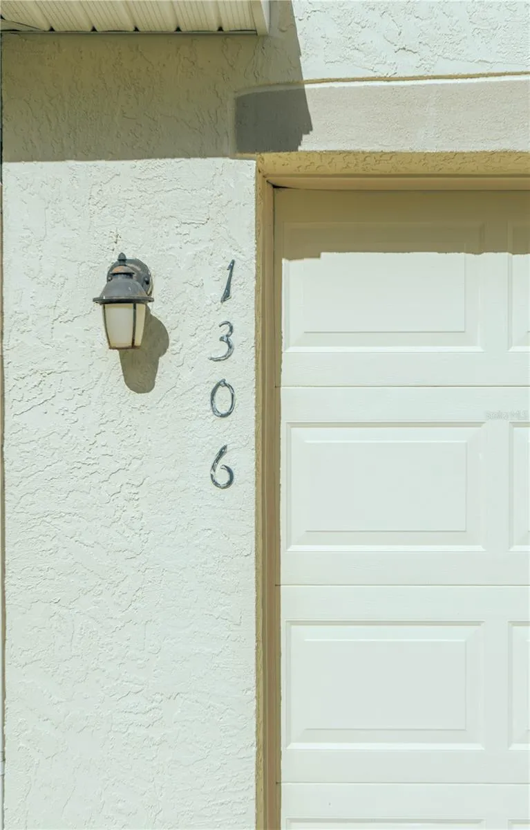 1306 ISLAND COVE DRIVE Deland, FL 32724