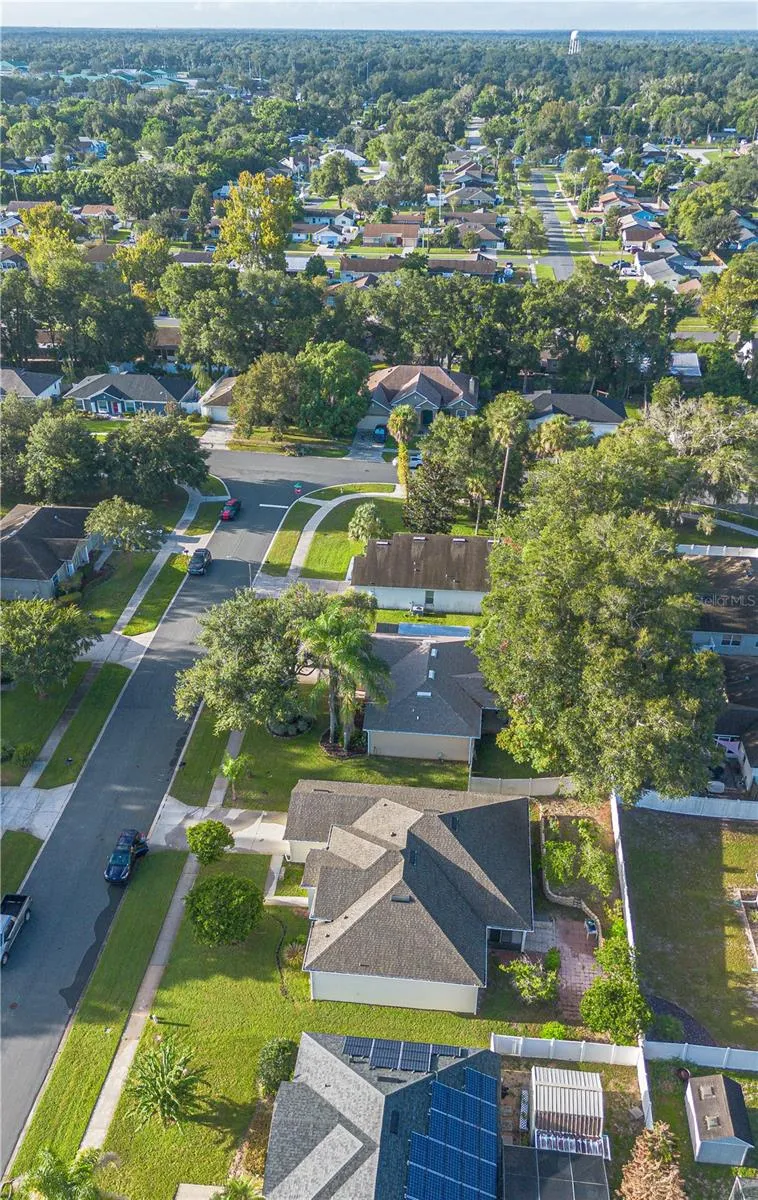 1306 ISLAND COVE DRIVE Deland, FL 32724